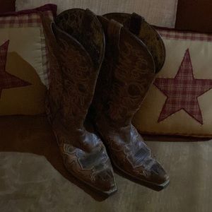 Womens ariat snip toe western boots sz 8.5